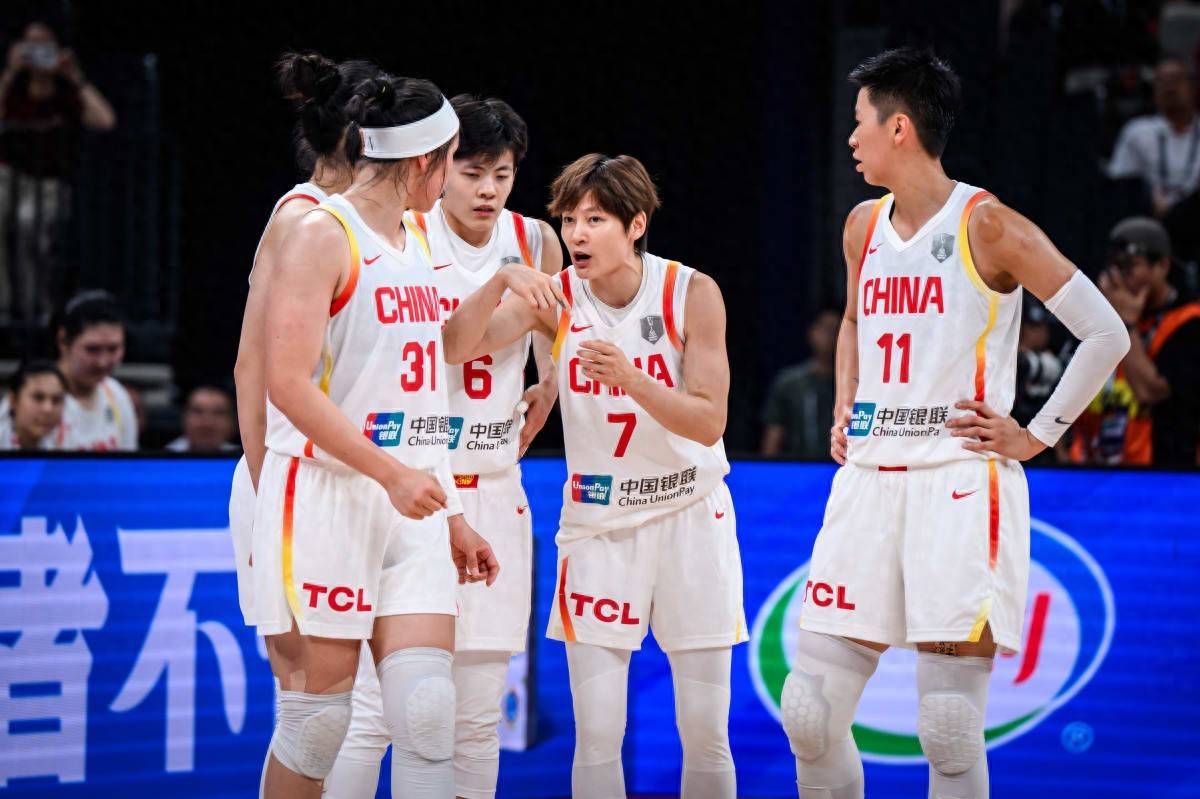 亚洲杯-中国女篮34分狂胜新西兰小组头名晋级4强(中国女篮对新西兰)