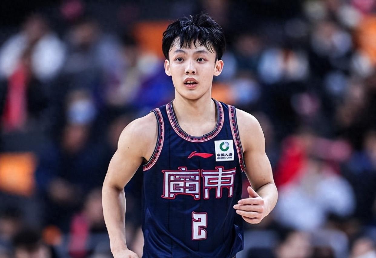 包含北控死守陈国豪要价徐杰，广东拒做亏本买卖，福建瞄准广厦冠军中锋的词条