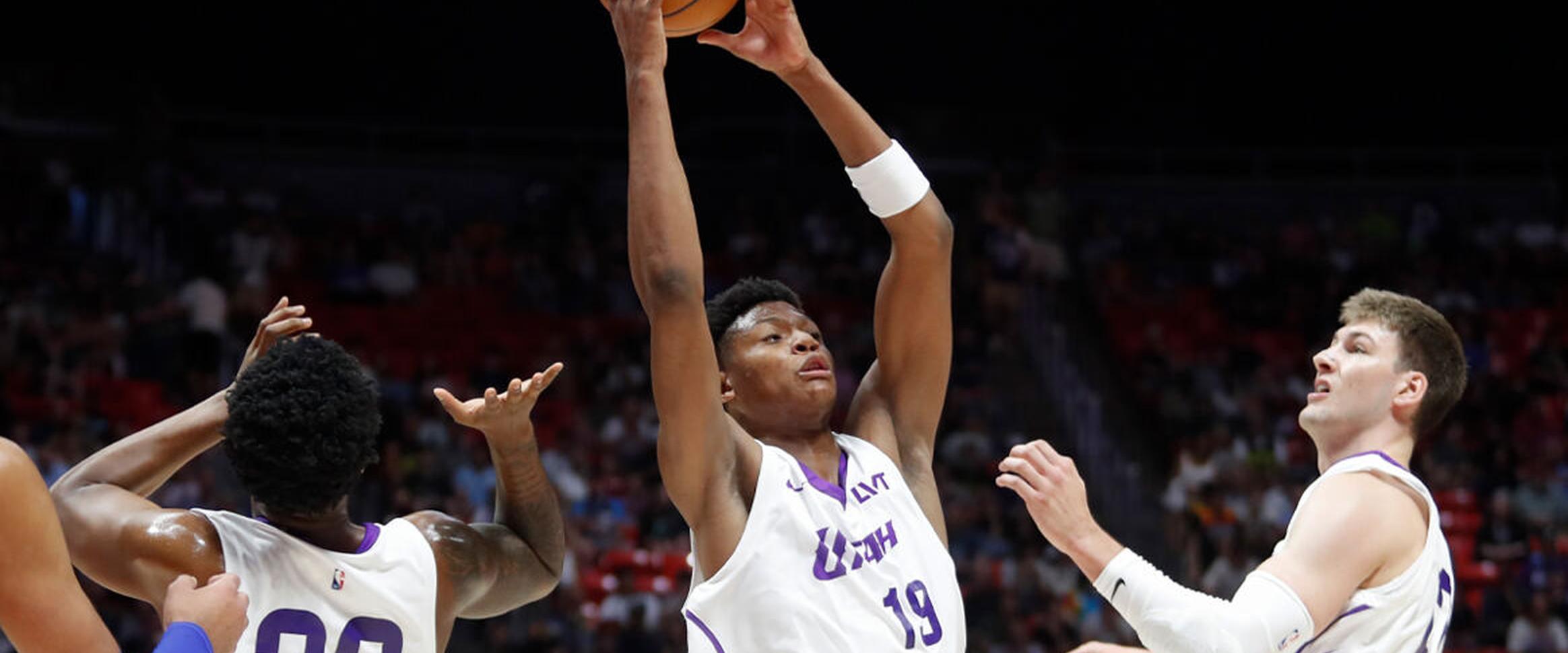 博鱼体育-包含埃奇库姆：全世界孩子的'NBA最想与之交手者'都会是勒布朗的词条