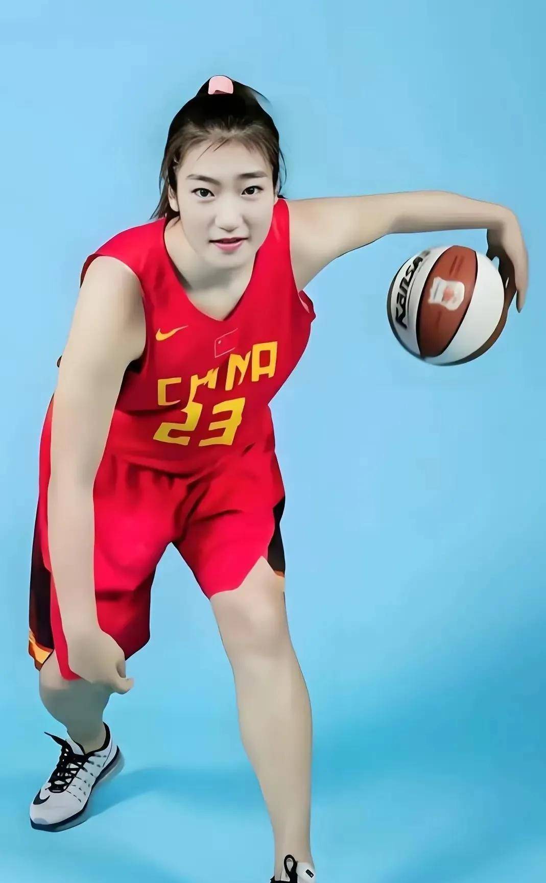 关于宫鲁鸣妥协了？李梦现身江苏苦练，有望回归，亚洲杯卫冕有戏了的信息