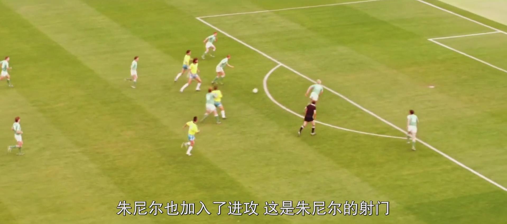 博鱼体育-战将疯狂的足球比赛勾勒出激情画面(极限运动之疯狂冲浪)